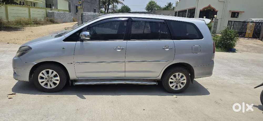 Toyota Innova 2.5 V Topend , Showroom Serviced With No Claims