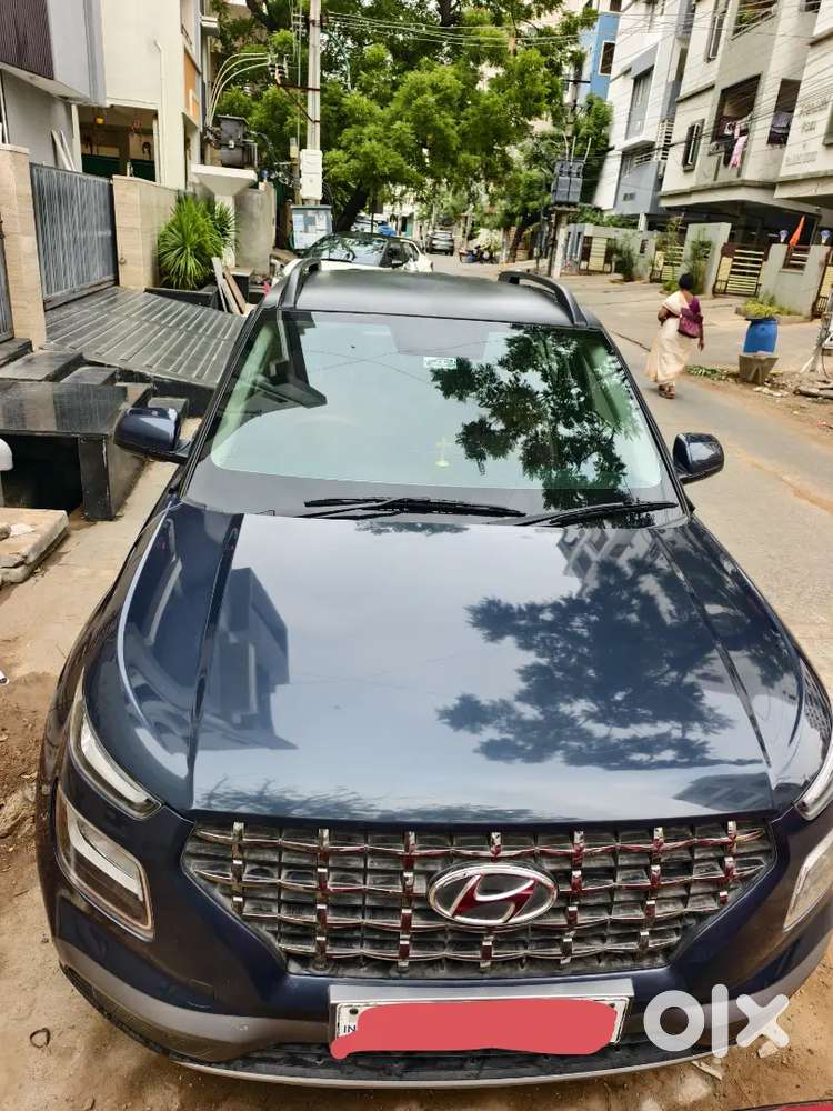 Hyundai Venue 2021 Petrol 34200 Km Driven