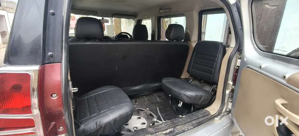 Mahindra Tuv 300 2016