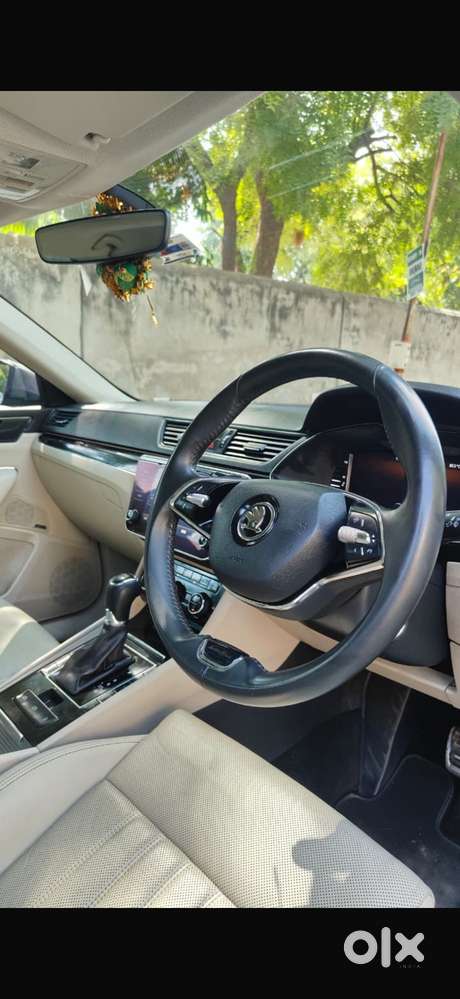 Skoda Superb 2.0 Tsi At L&k, 2022, Petrol