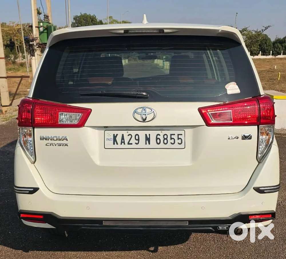 Innova Crysta 2.4 V Mt 7 Str 2020