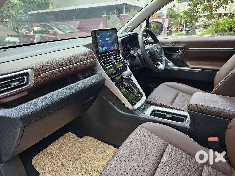 Toyota Innova Hycross 2.0 Zx (o) Hybrid 7 Str, 2025, Electric