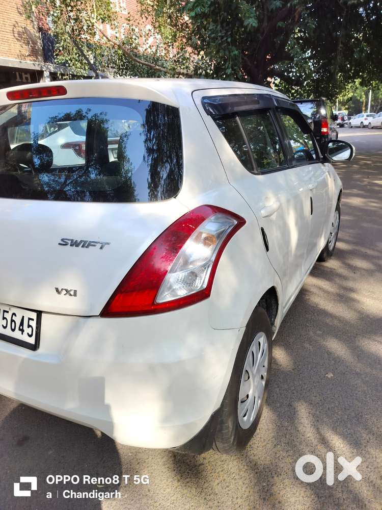 Maruti Suzuki Swift Vxi 1.2 Abs Bs-iv, 2016, Petrol