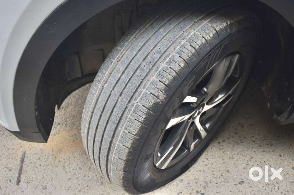 Mahindra Xuv700 2.2 Ax 5 Diesel At Str, 2022, Diesel