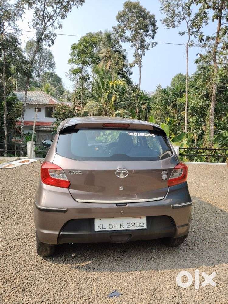 Tata Tiago 1.2 Revotron Xm Option, 2016, Petrol