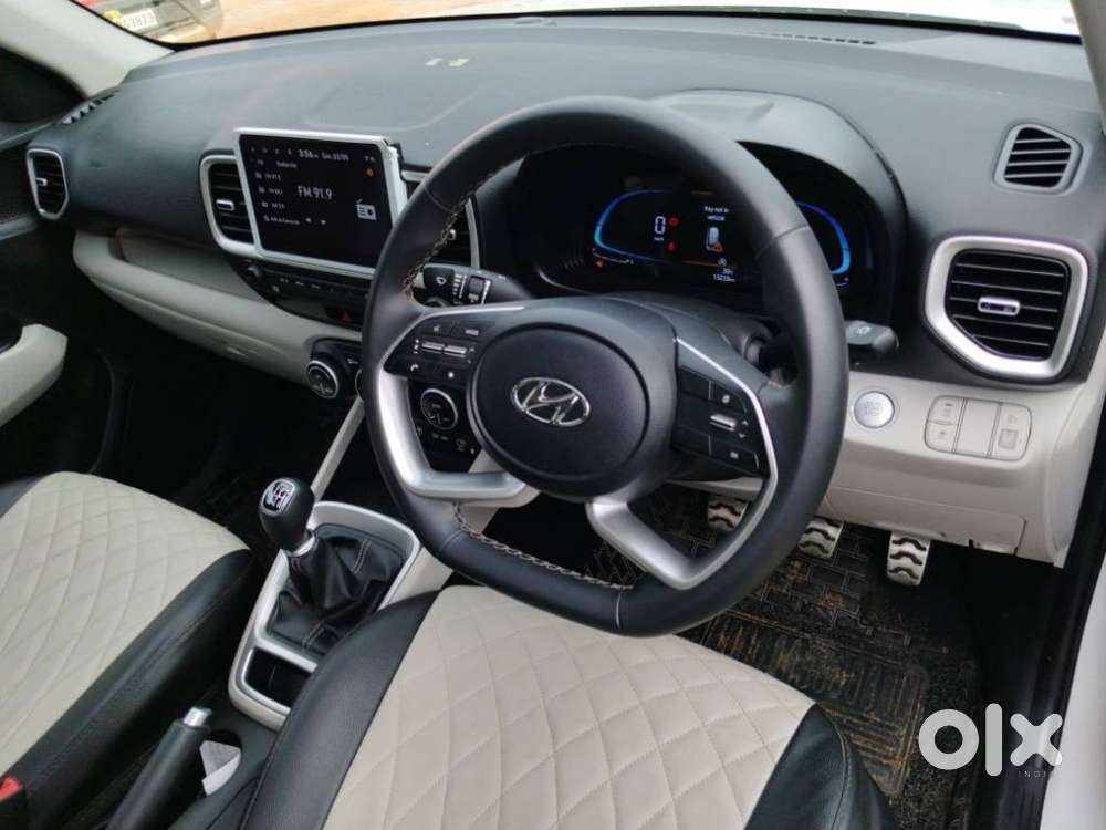 Hyundai Venue Sx Mt, 2023, Petrol