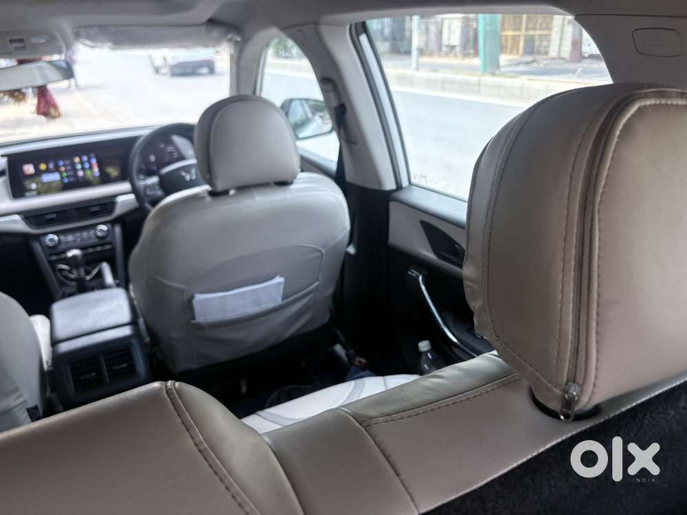 Mahindra Xuv700 2.2 Ax 5 Diesel At 7 Str, 2023, Diesel