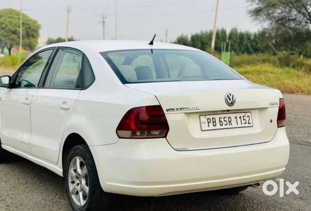 Volkswagen Vento Petrol Highline 2012
