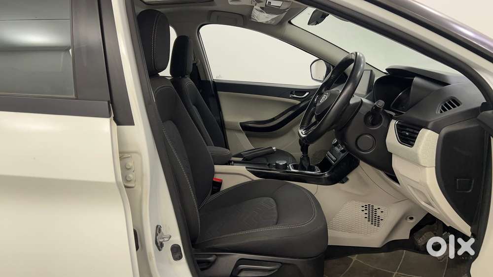 Tata Nexon Xz Plus (hs), 2022, Petrol