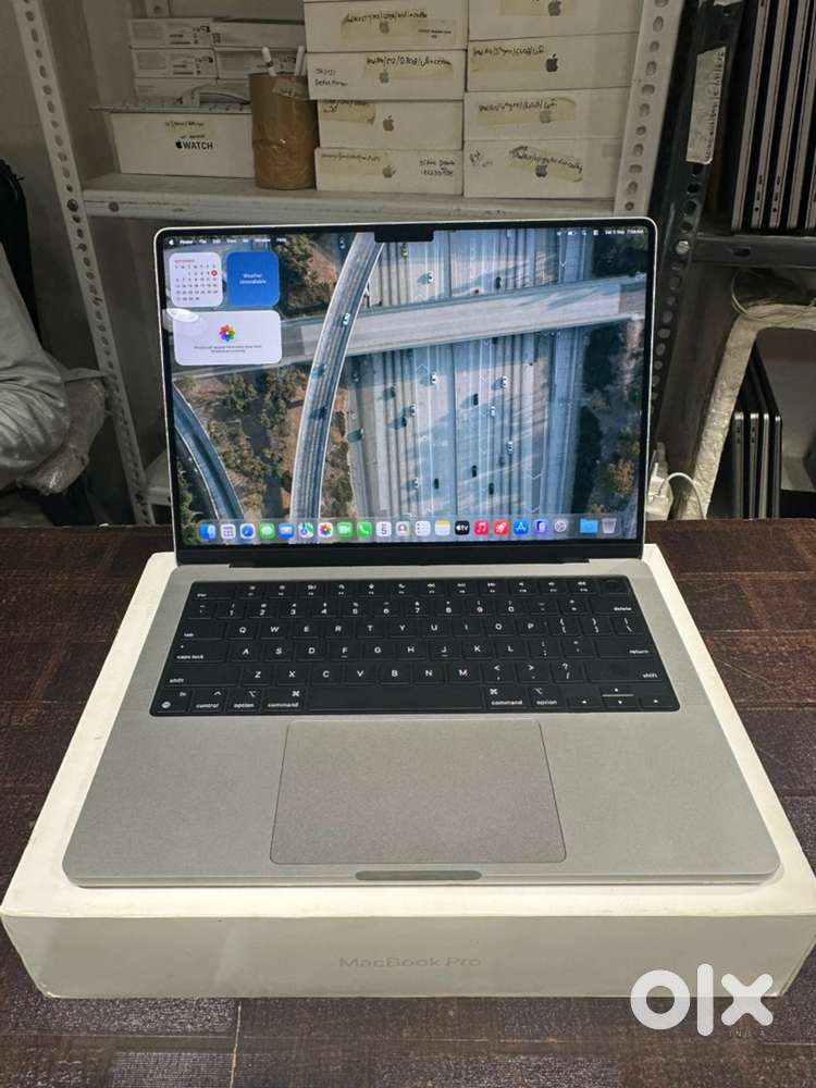Macbook pro 14” , M3 pro chip 2023 , 18gb ram / 512ssd