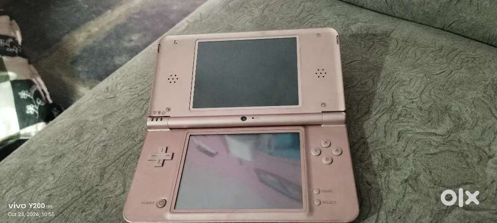 This gaming  nintend ds xl