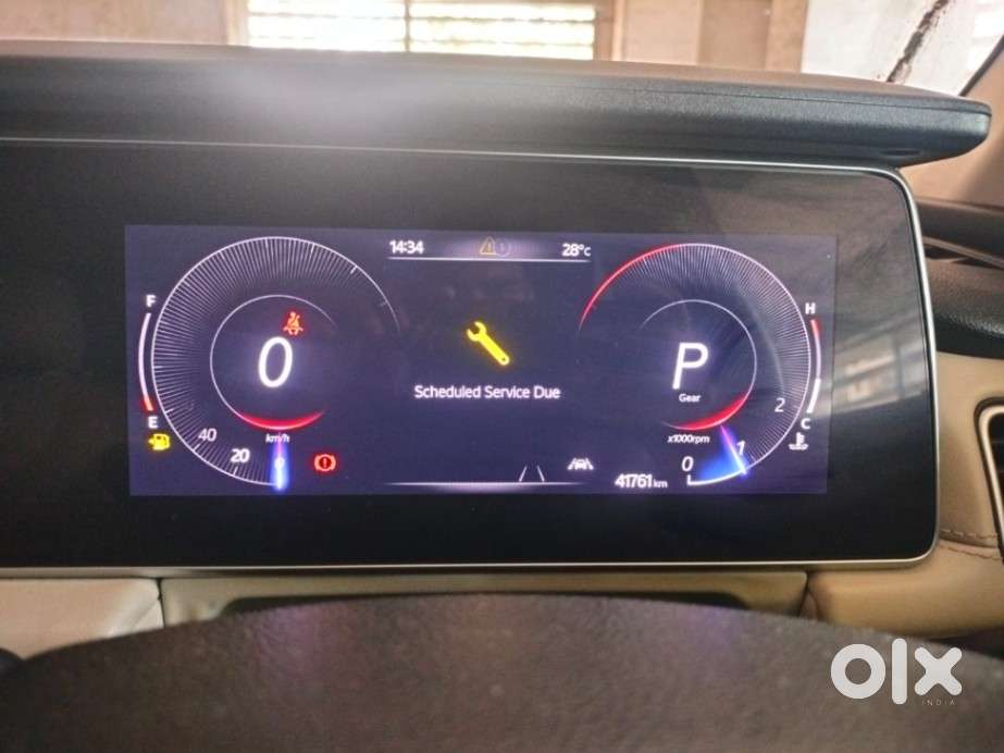 Mahindra Xuv700 2.0 Ax 7 Petrol At Luxury Pack Str, 2022, Petrol