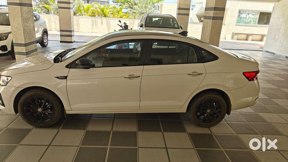 Skoda Slavia Petrol 2024