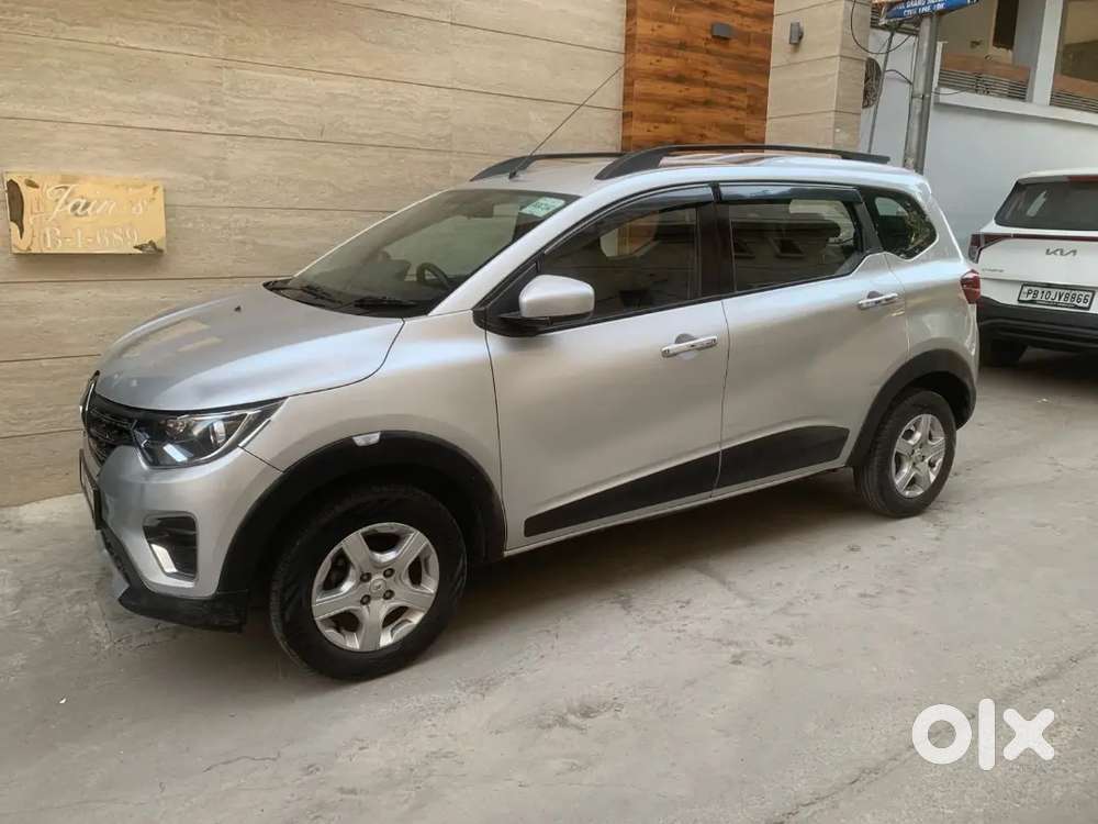 7 Seater Top Model 1 Owner 52000 Kms Run Car Full Insurance New Tyres