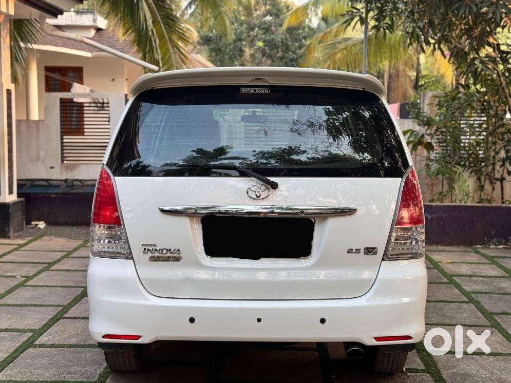 Toyota Innova 2.5 V 7 Str, 2011, Diesel