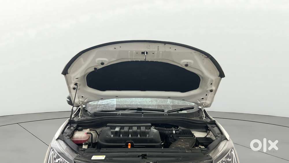 Mahindra Xuv700 2.0 Ax 5 Petrol At Str, 2023, Petrol