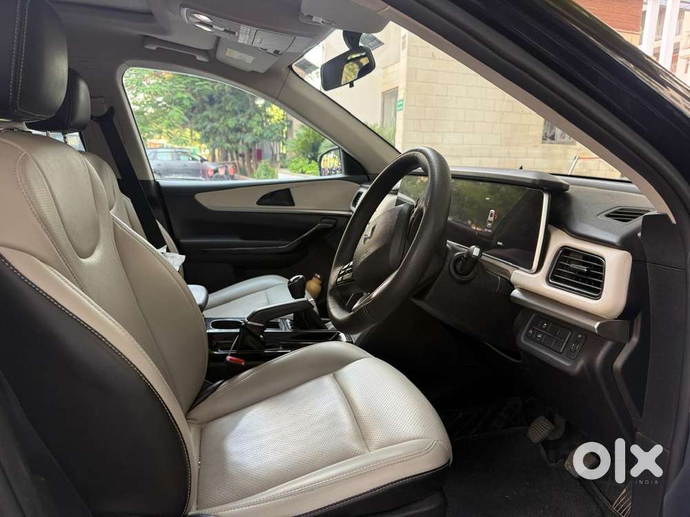 Mahindra Xuv700 2.2 Ax 5 Diesel Mt Str, 2024, Diesel