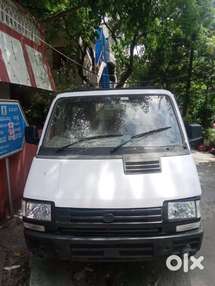 Tata Winger Platinum 2011 Diesel 2nd Owner