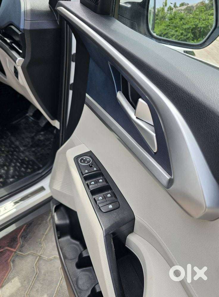 Kia Carens G 1.5 6mt Premium (o) 7-seater, 2025, Petrol