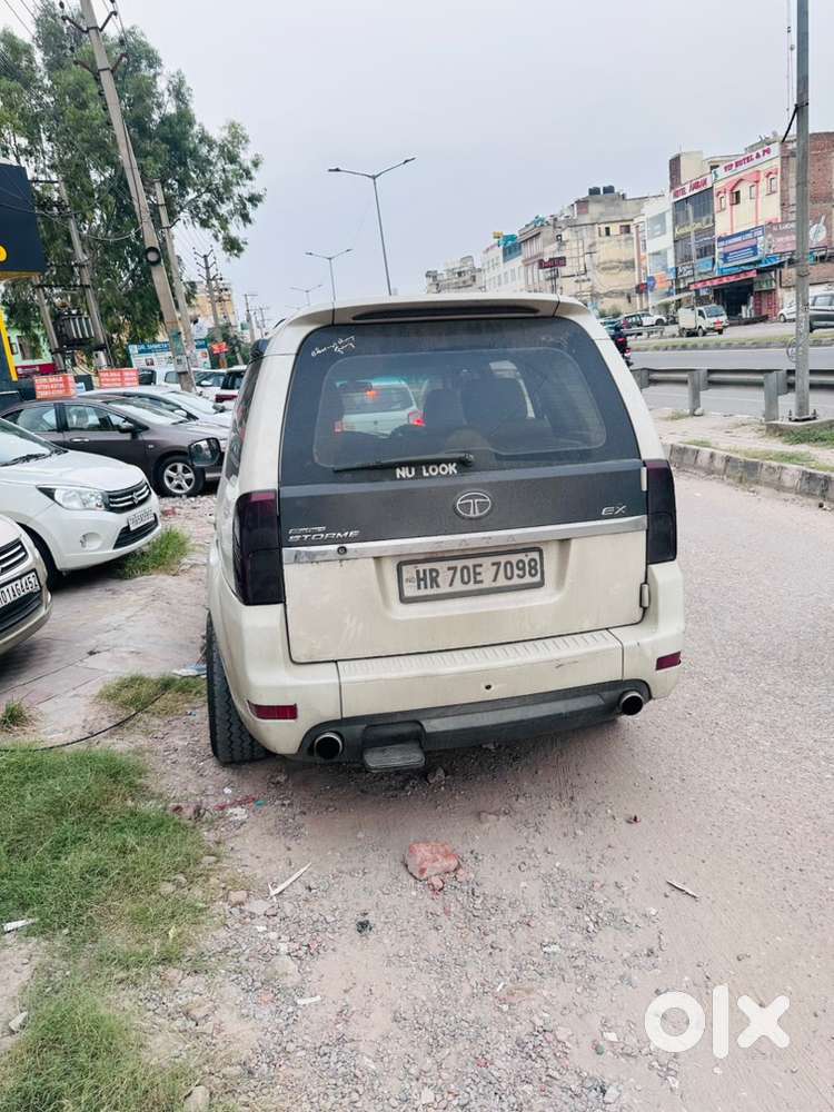 Tata Safari Storme 2014 Well Maintained