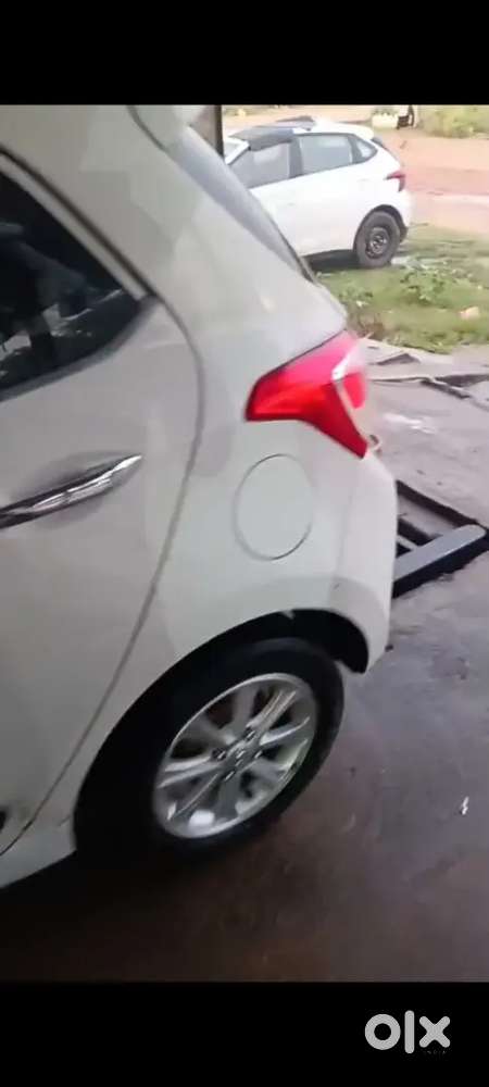 Hyundai Grand I10 2016 Petrol 94000 Km Driven