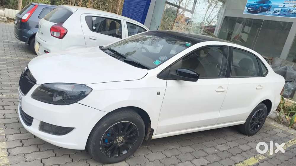 Skoda Rapid 2015 Diesel Auto 59500 Km Driven