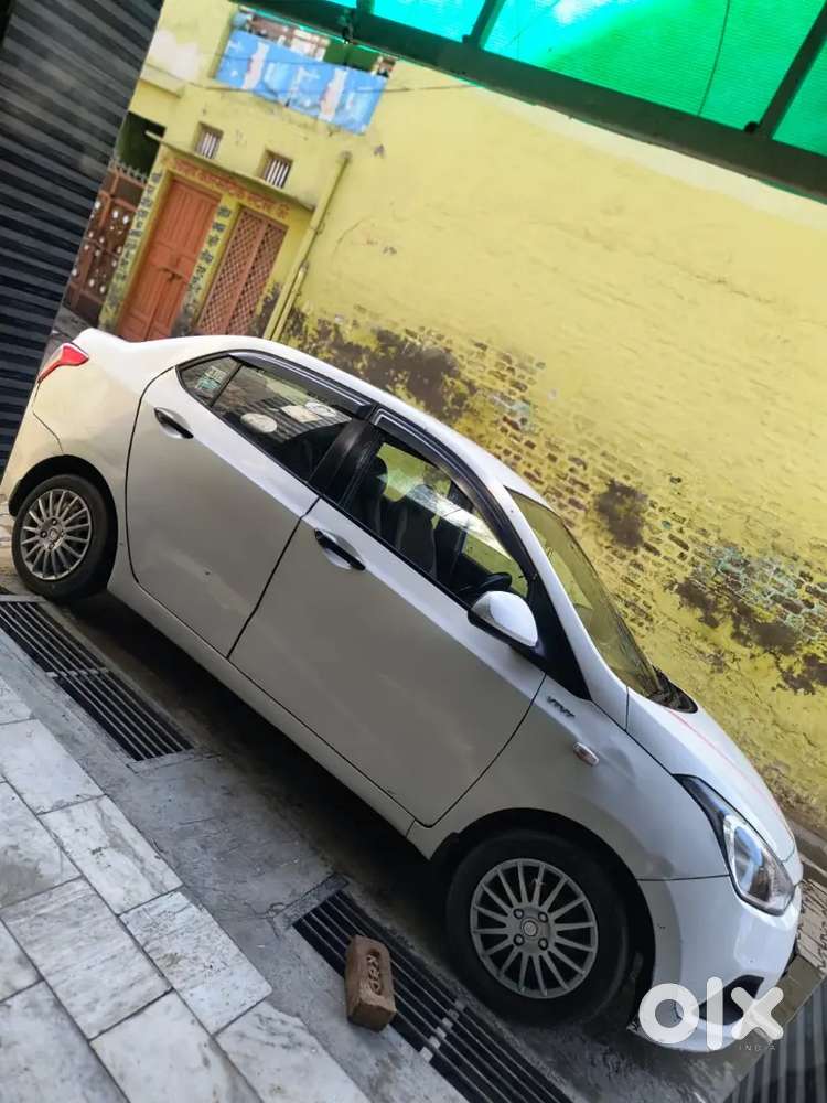 Hyundai Xcent 2016
