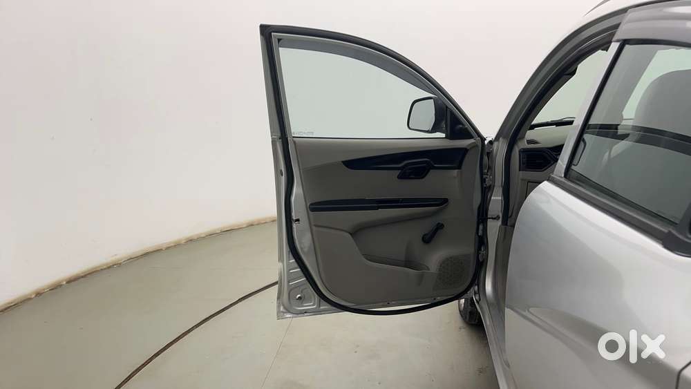 Mahindra Kuv 100 Mfalcon G80 K2, 2016, Petrol
