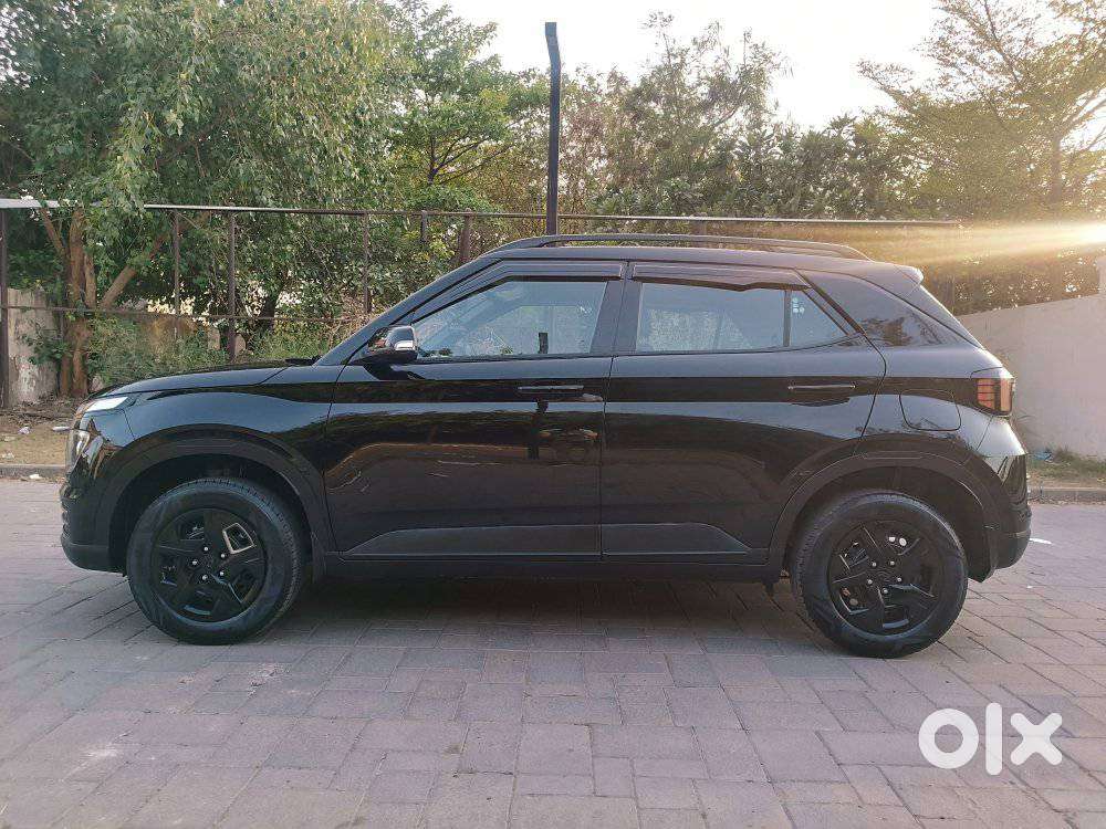 Hyundai Venue S(o) Knight Edition Mt, 2024, Petrol