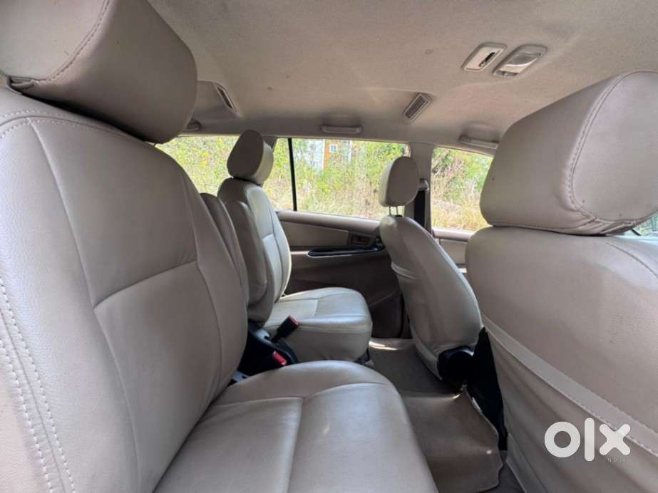 Toyota Innova 2.5 G (diesel) 7 Seater Bs Iv, 2016, Diesel