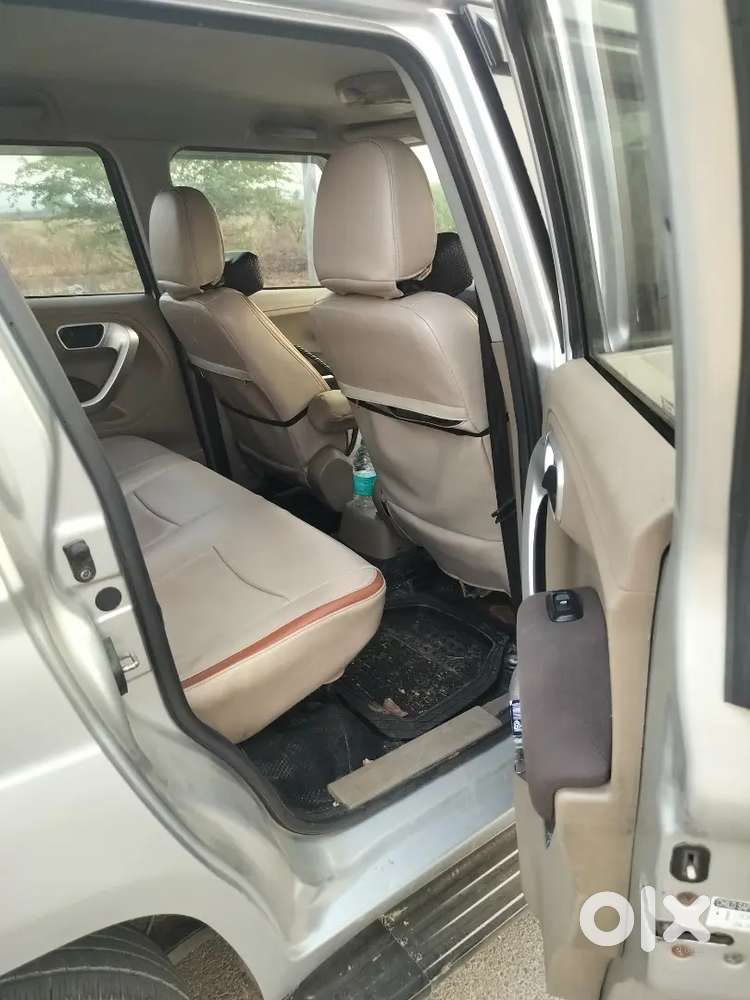 Mahindra Tuv 300 T 8