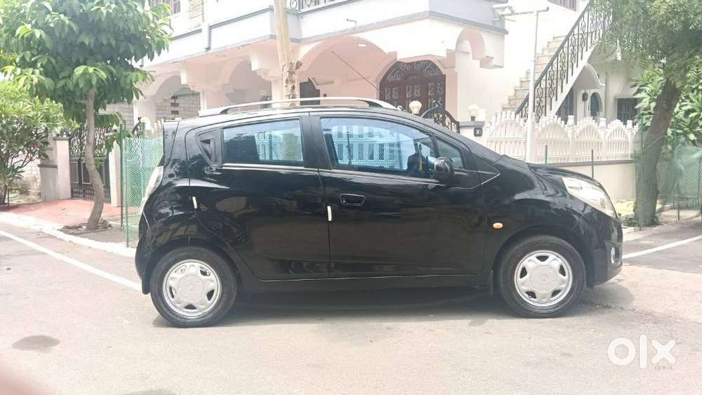 Chevrolet Beat, 2010, Petrol