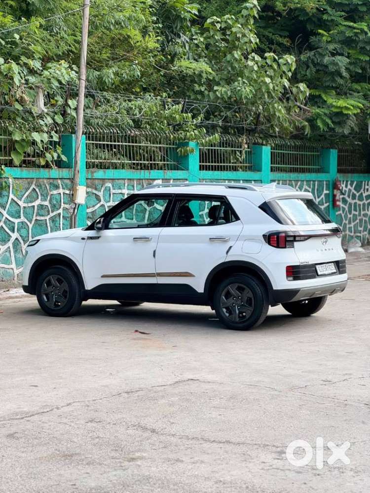 Hyundai New Venue, 2024, Petrol