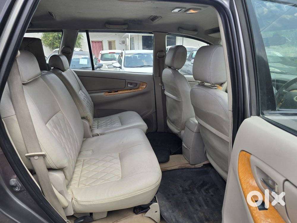 Toyota Innova 2.5 Vx 8 Str, 2011, Diesel