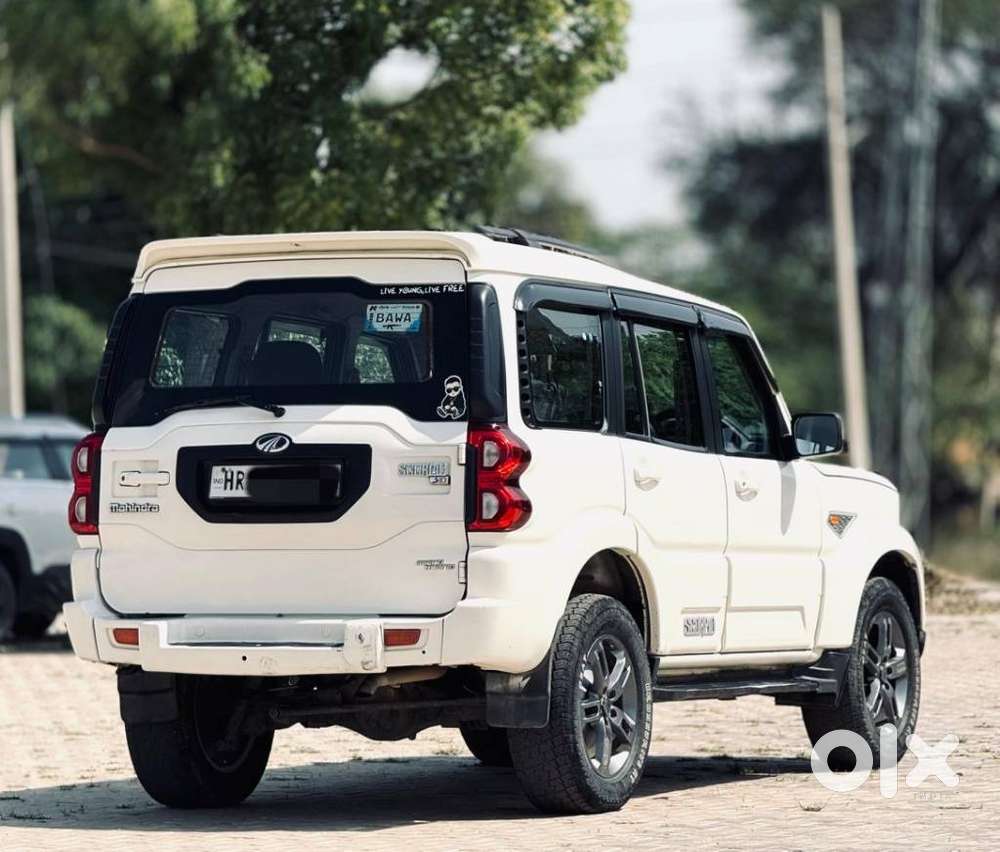 Mahindra Scorpio S10, 2015, Diesel
