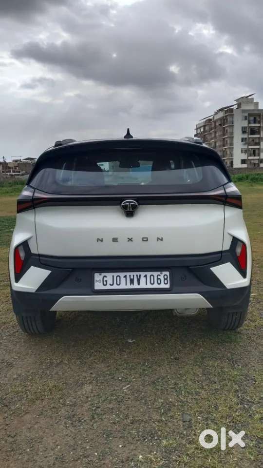 Tata Nexon Creative Plus 1.2 Revotron Petrol 6 Amt, 2024, Petrol