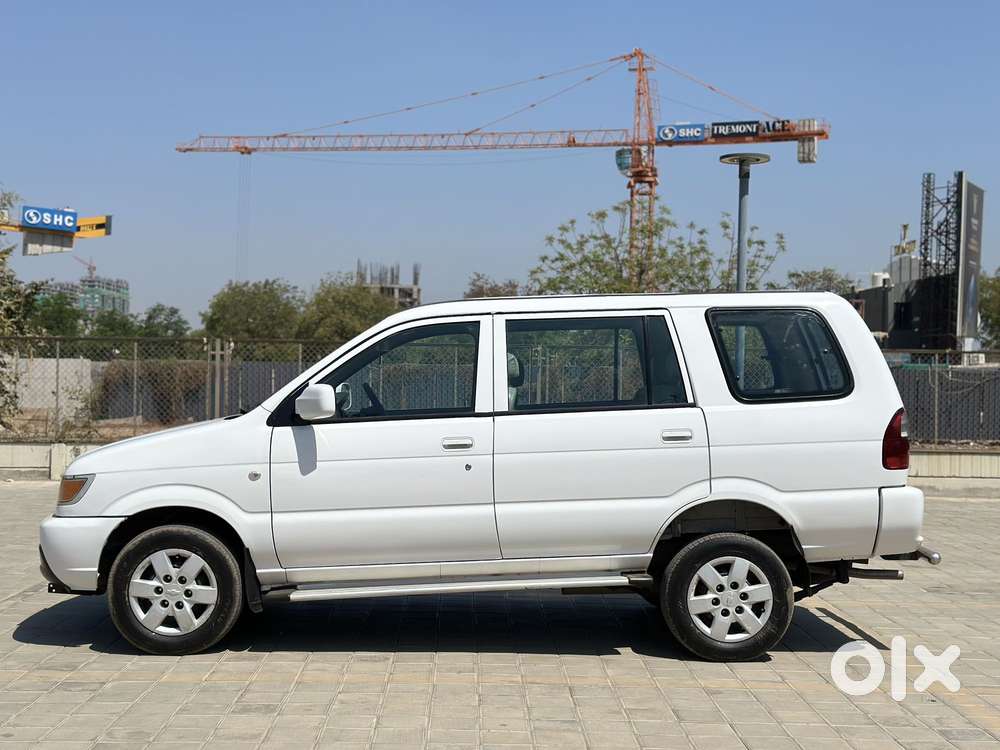 Chevrolet Tavera Ls 10 Str Bs Iv, 2016, Diesel