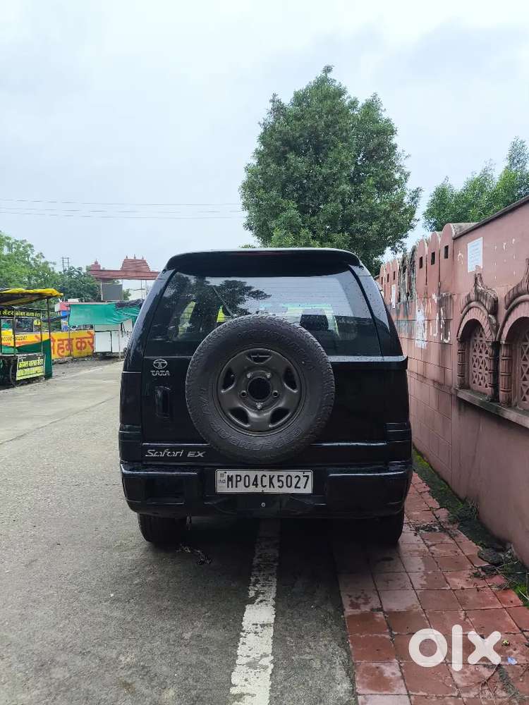 Tata Safari Dicor 2013