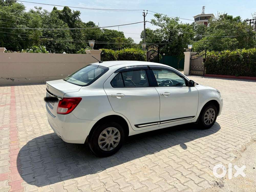 Maruti Suzuki Swift Dzire 1.3 Vxi, 2022, Petrol