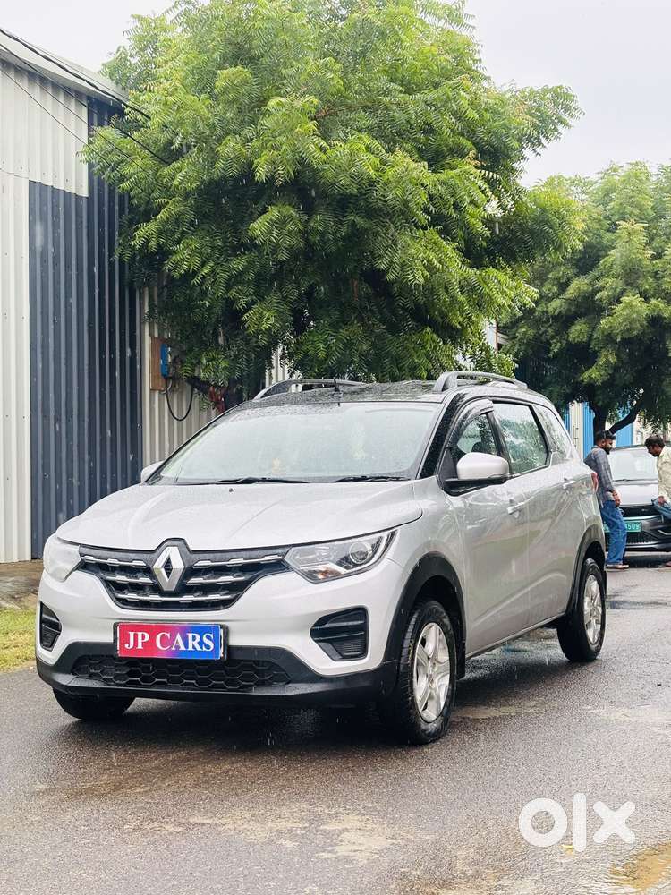 Renault Triber Rxt, 2023, Petrol