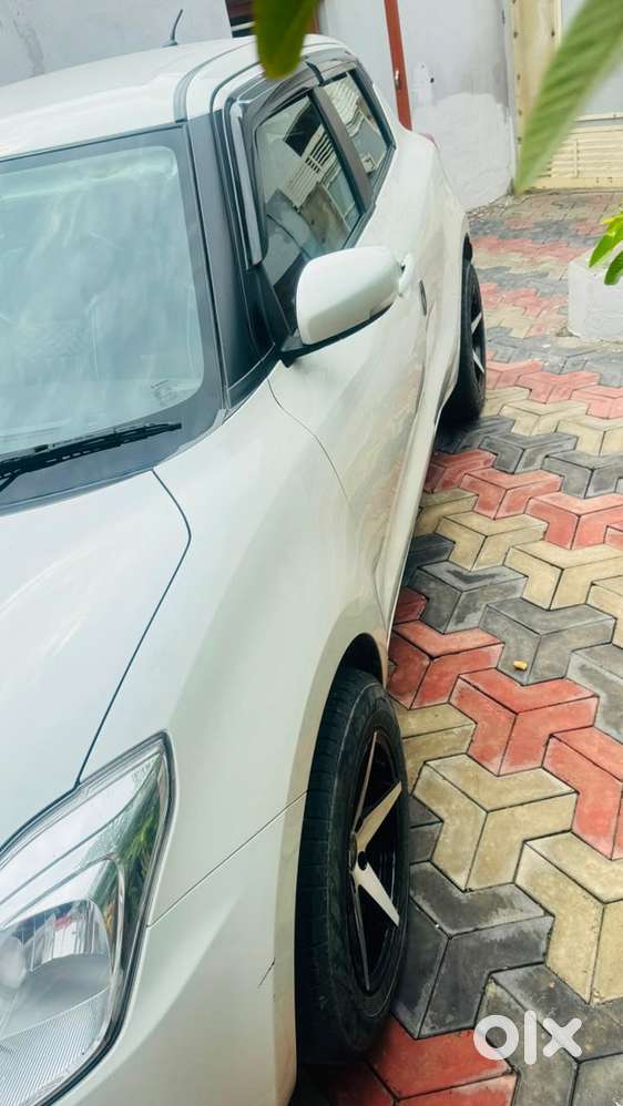 Maruti Swift Petrol 2023