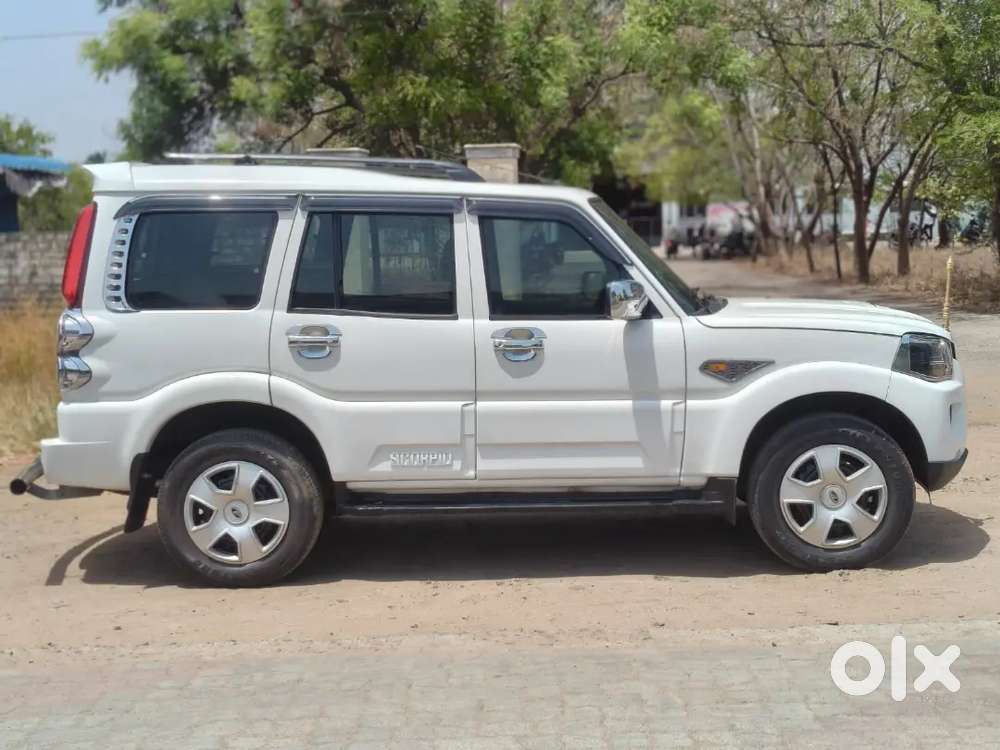 Mahindra Scorpio S6 Plus 2016