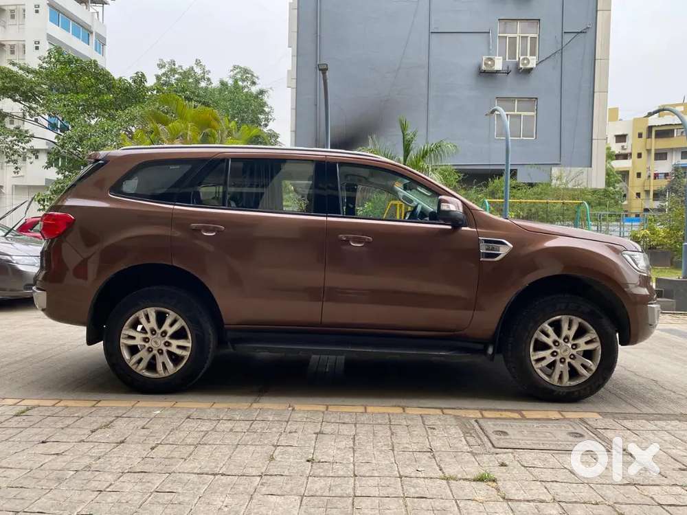 Ford Endeavour 2016