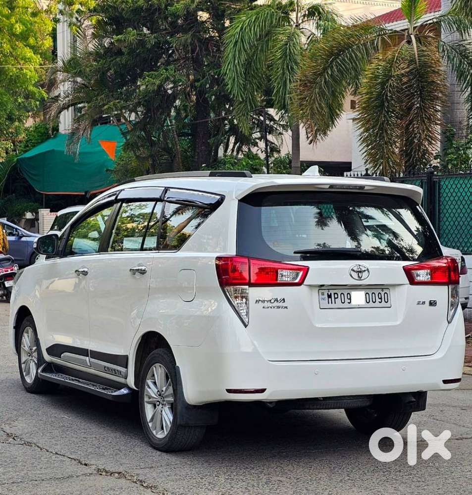 Toyota Innova Crysta 2.8z Automatic, 2016, Diesel