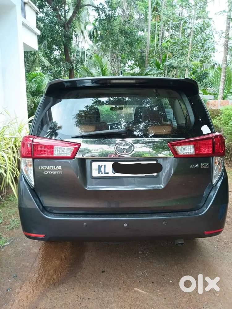 Toyota Innova Crysta 2016 Diesel 140000 Km Driven