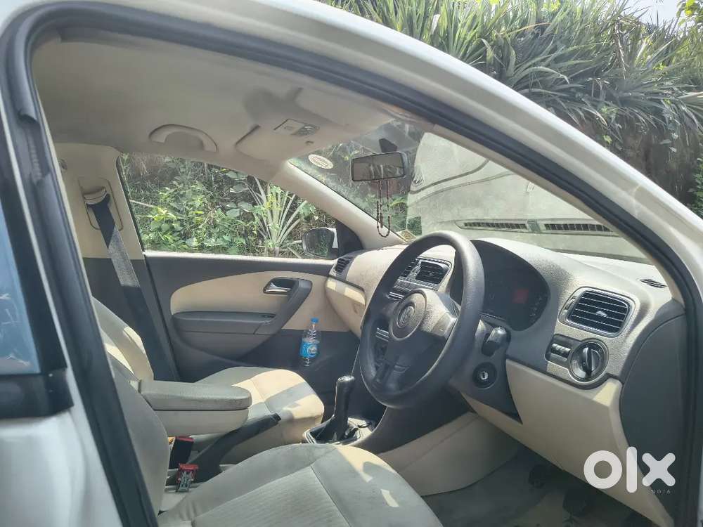 Volkswagen Vento 2011 New Paper