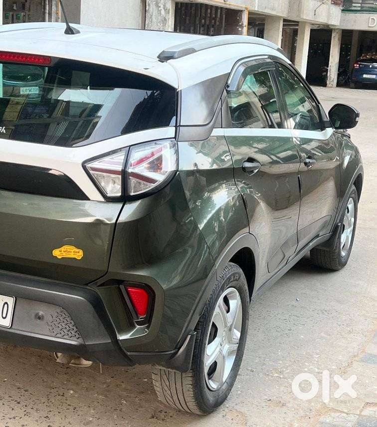 Tata Nexon 1.2 Revotron Xma Amt (s), 2021, Cng & Hybrids