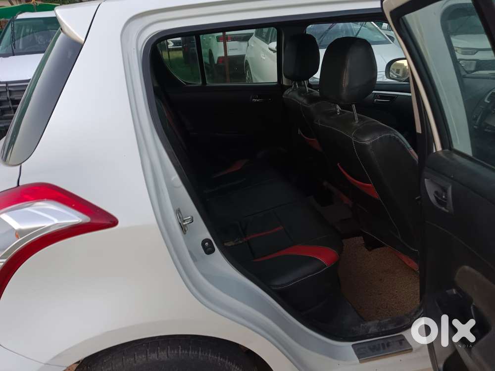 Maruti Suzuki Swift Vxi 1.2 Abs Bs-iv, 2016, Petrol
