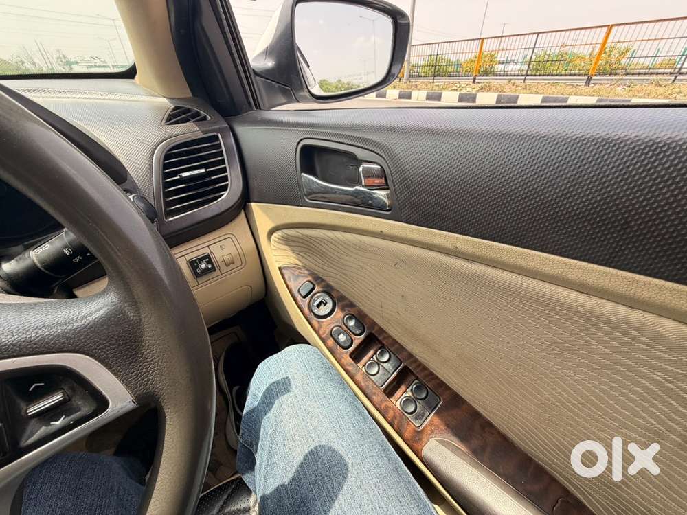 Hyundai Fluidic Verna 2012