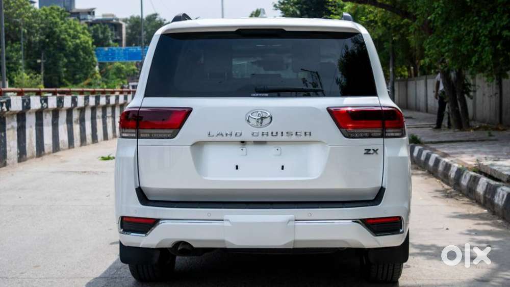 Toyota Land Cruiser Zx Petrol, 2026, Petrol